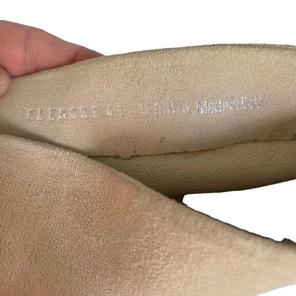 Bally Suede flat boots. On narrow side can fit smaller size without sliding. - Picture 8 of 11